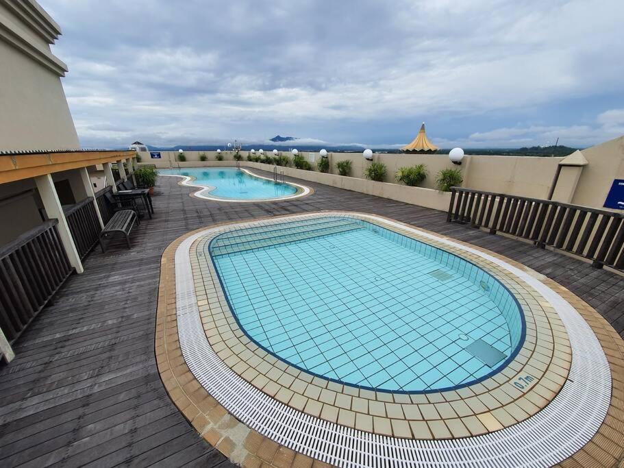Lovely Waterfront Riverbank Suite With Pool A2 كوشنج المظهر الخارجي الصورة